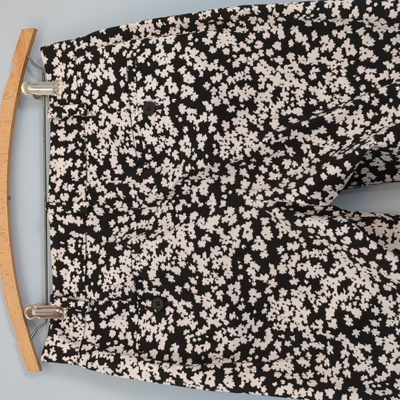 Talbots ankle pants black with white floral pattern - Picture 4 of 8